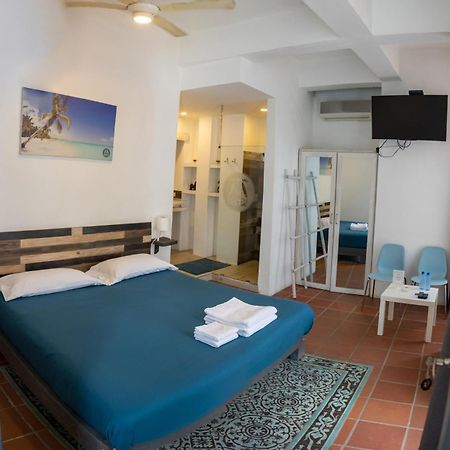 Hotel Colonial House Santo Domingo Esterno foto
